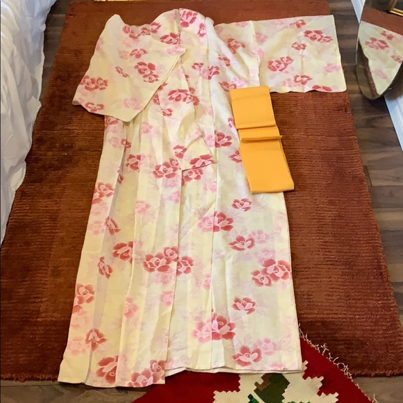 Vintage Floral Kimono - Picture 2 of 3